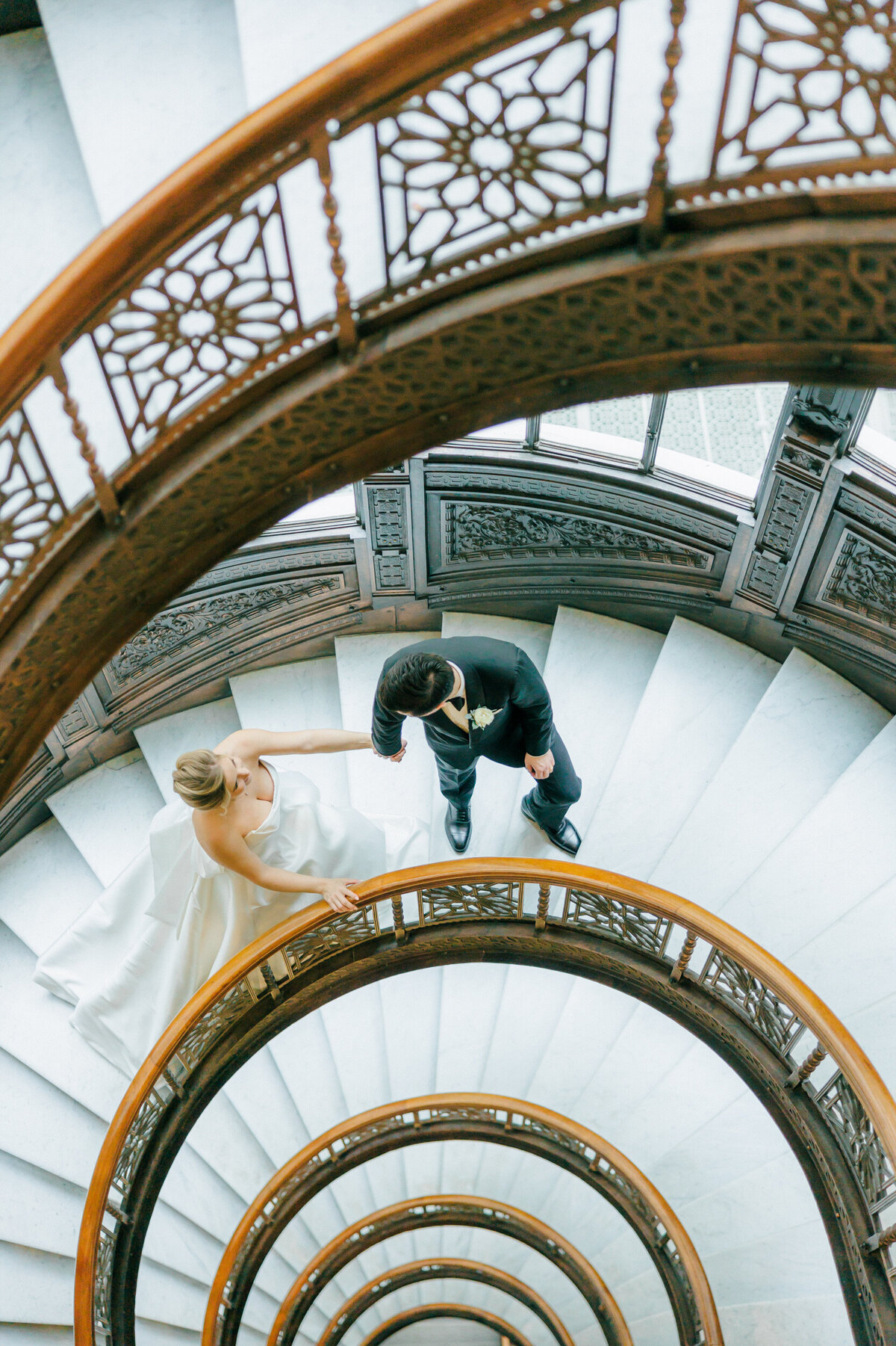 Lexi Benjamin Photography_An Elegant fall Chicago Wedding steeped in Chicago at The Rookery-54