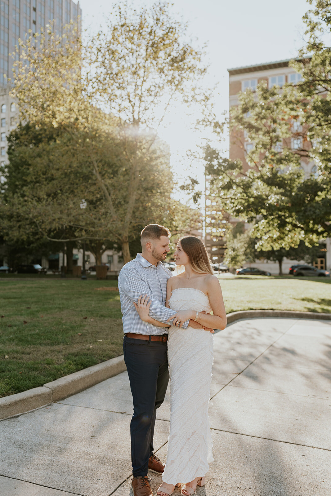 Indianapolis engagement photography outdoor romantic portrait