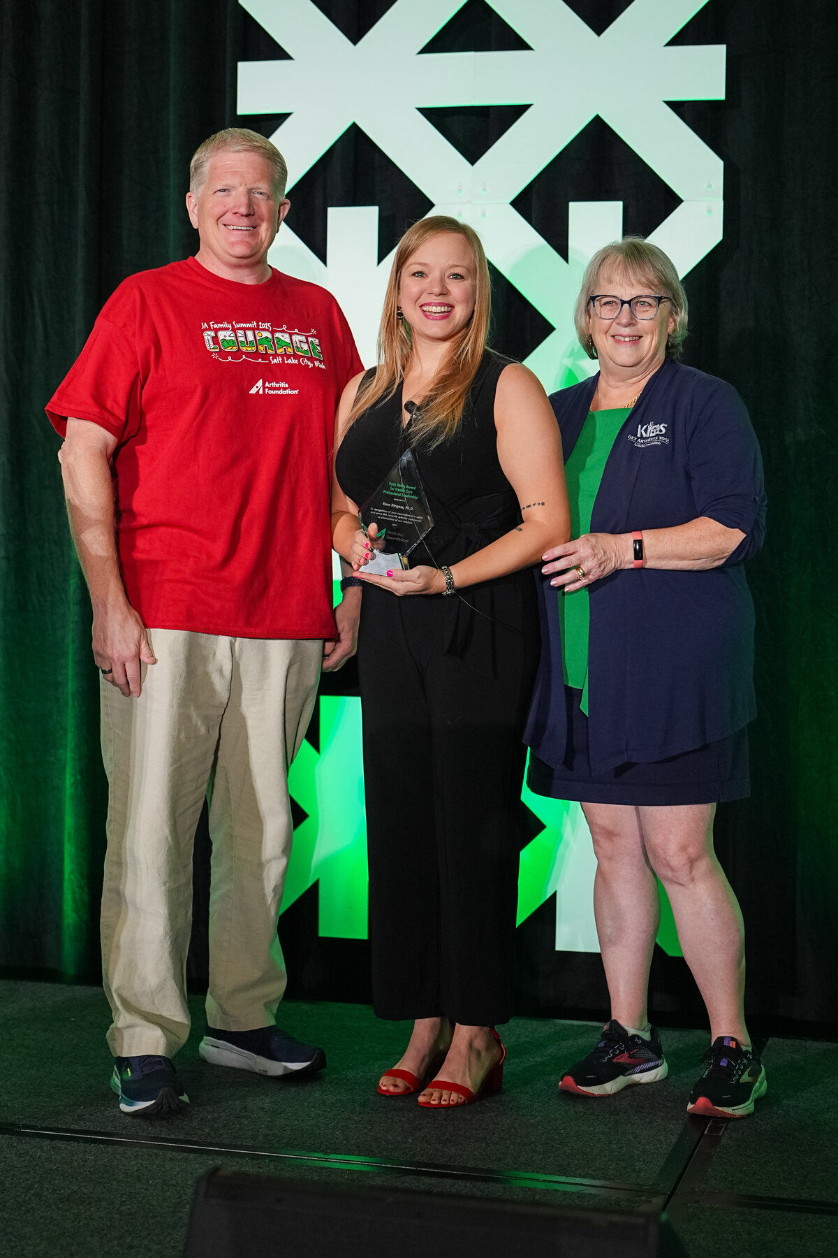 kansas-city-event-photography-0292-award-presentation-on-stage