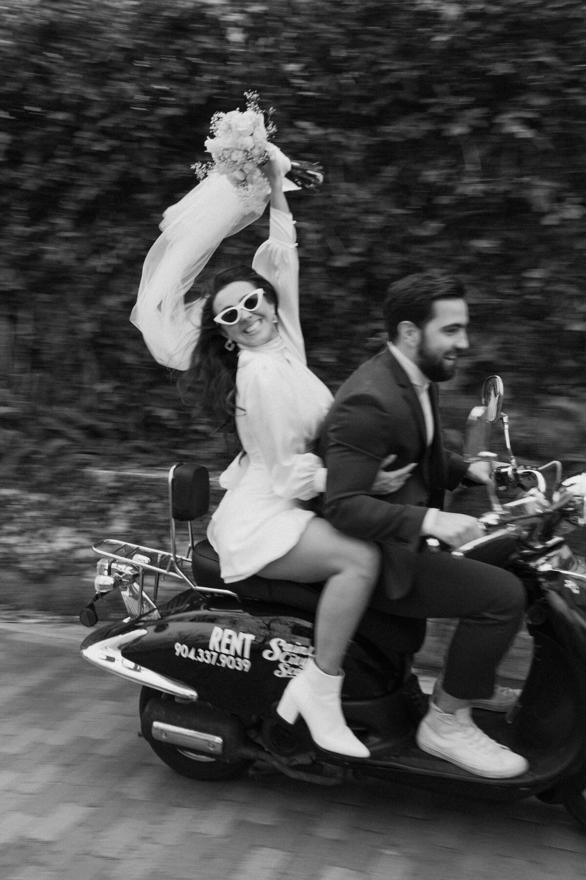 saint-augustine-florida-moped-vespa-elopement-italian-43