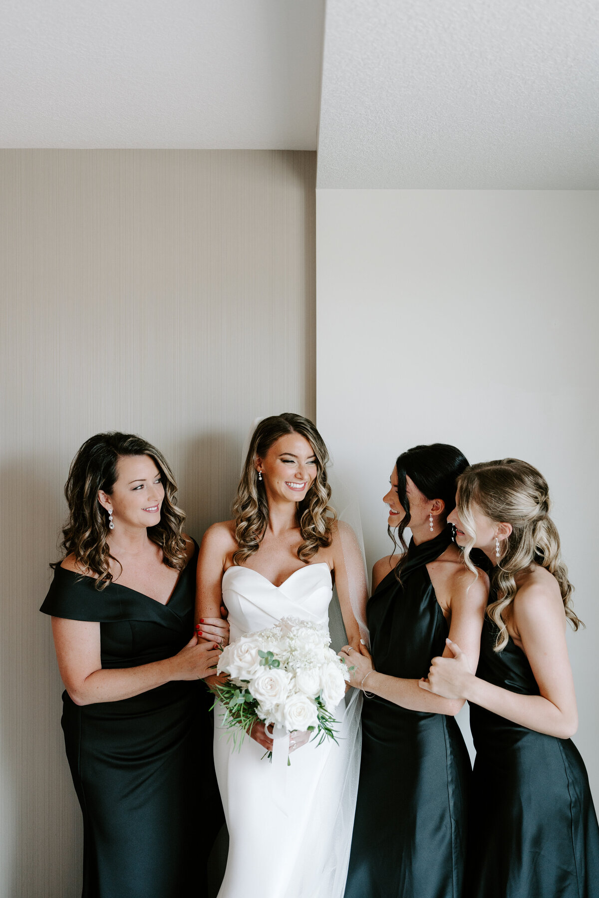 abby-parker-lake-minnetonka-wedding-15