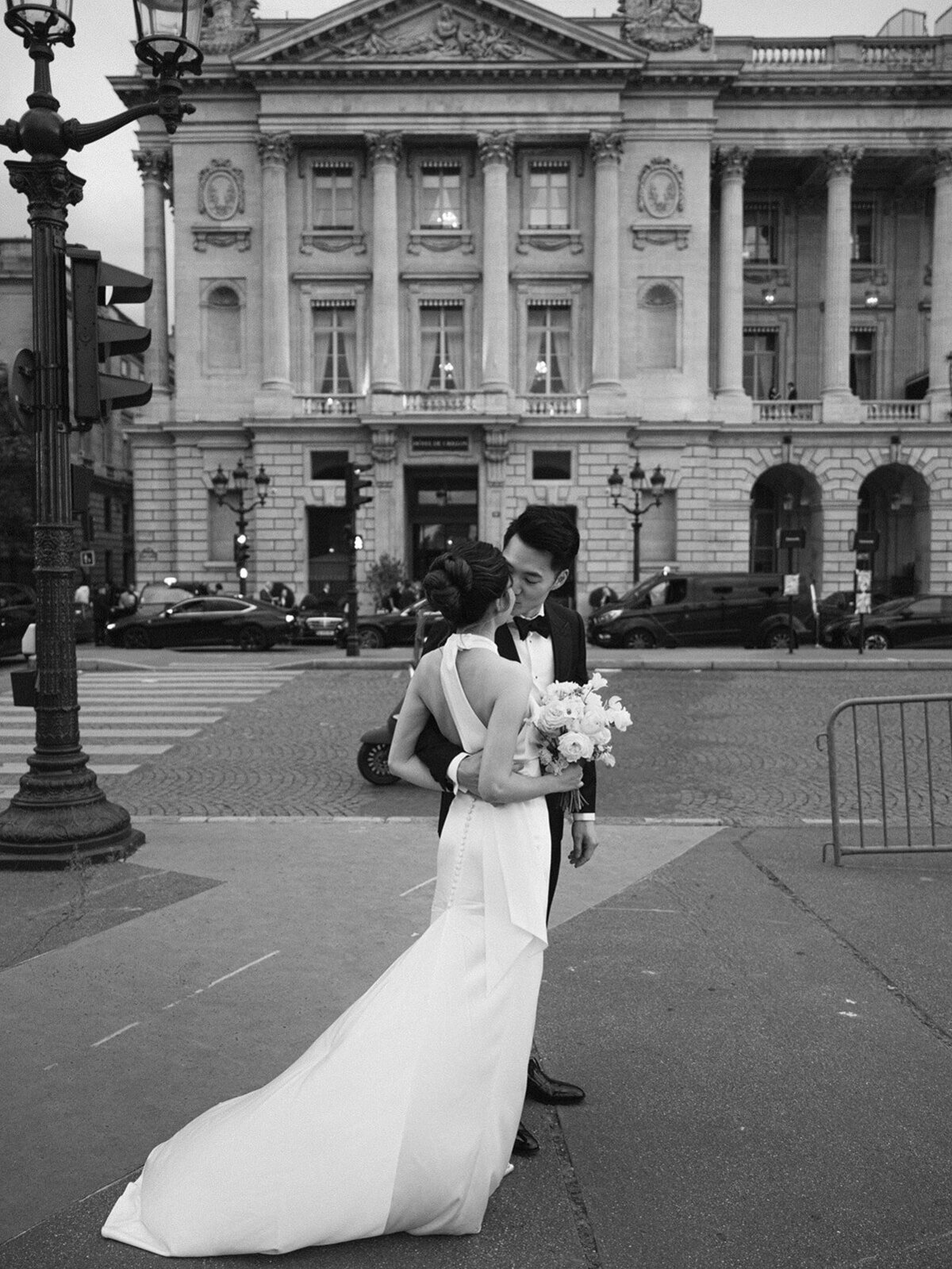Alexandra-Vonk-romantic-and-luxury-wedding-in-paris28