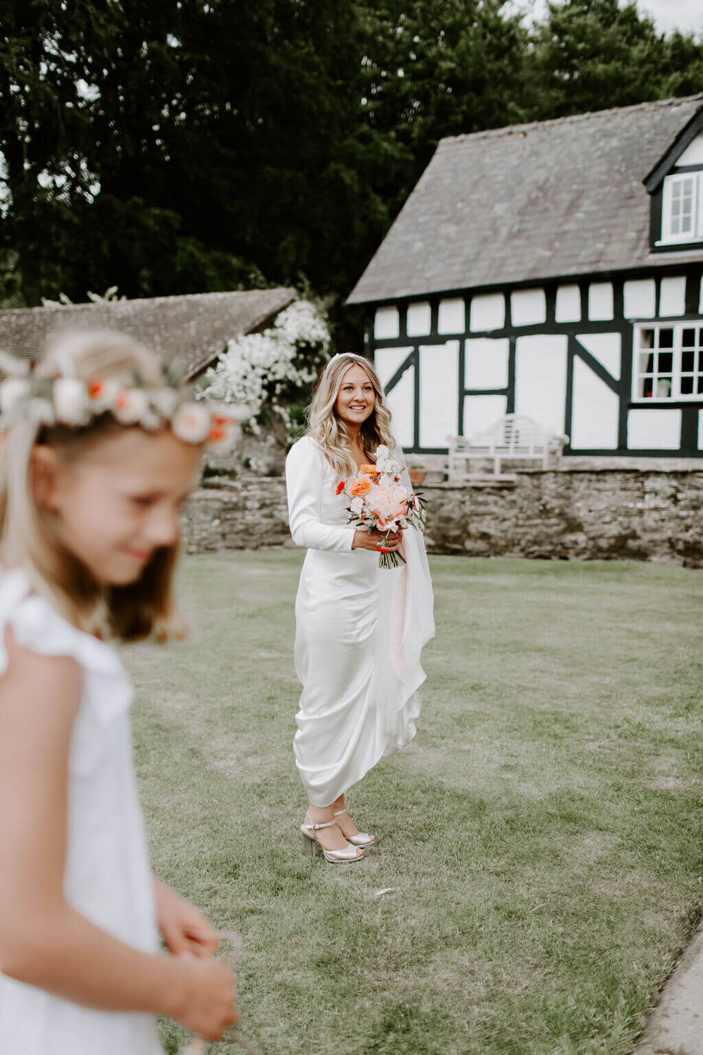 Hattie-Grey-Marquee-Court-Wedding-Flowers-Issy-And-Bella-Florist-Herefordshire12
