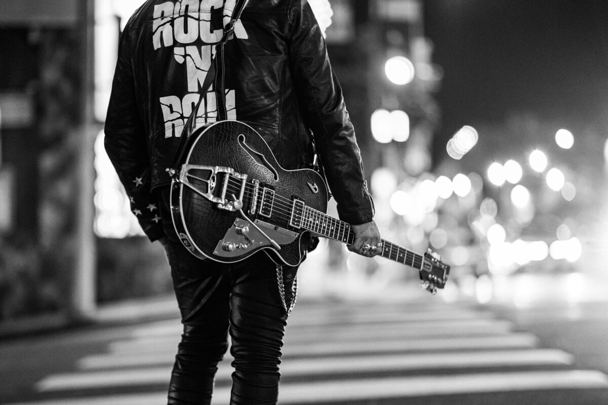 0082-falling-doves-duesenberg-outlaw-guitar-hollywood-whisky-a-go-go-0016