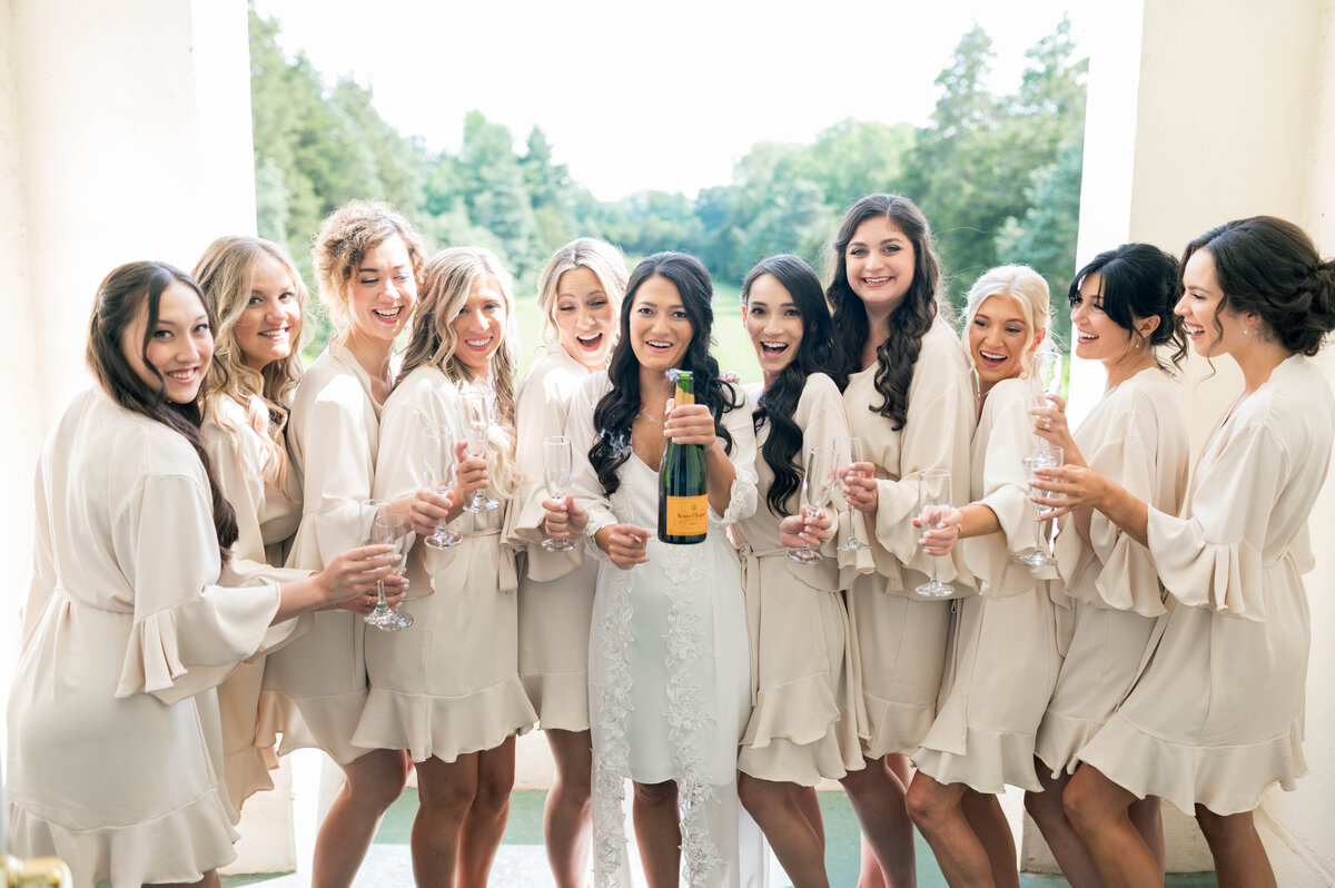 Vanessa + Chris Getting ready-31