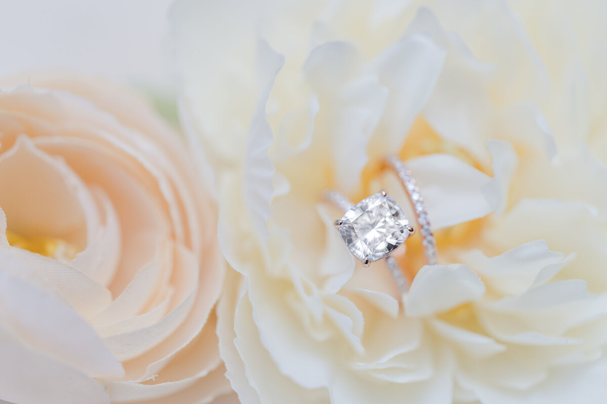 wedding ring details flowers