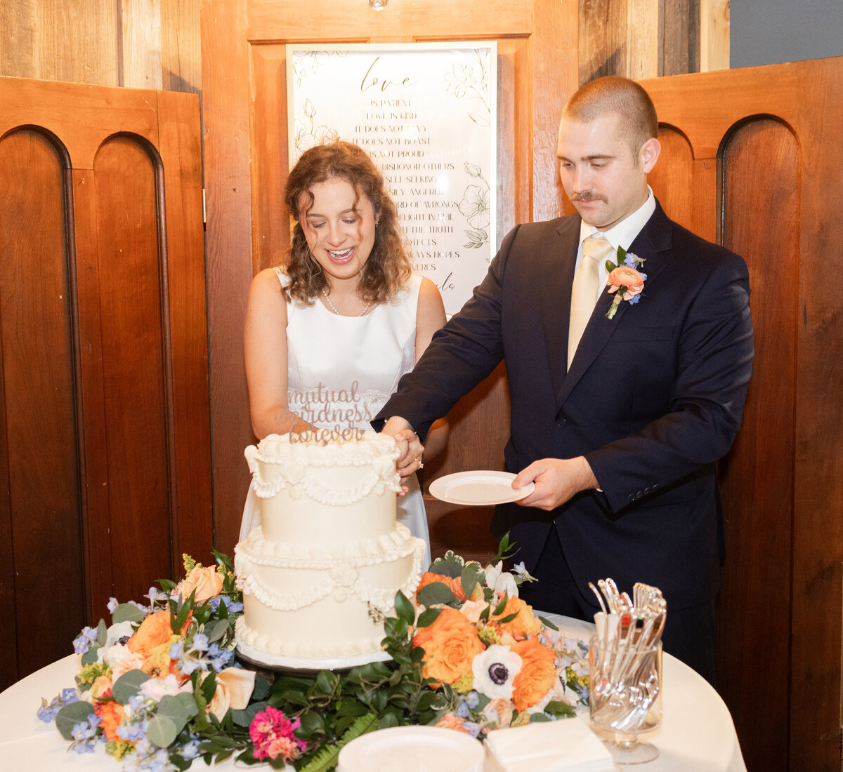 lake-pines-event-center-wedding-cutting-cake
