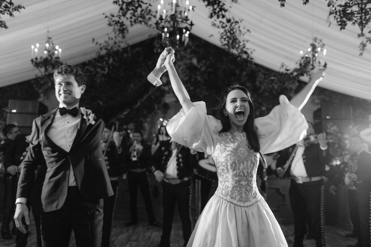 tent-wedding-dallas-reception-dancing