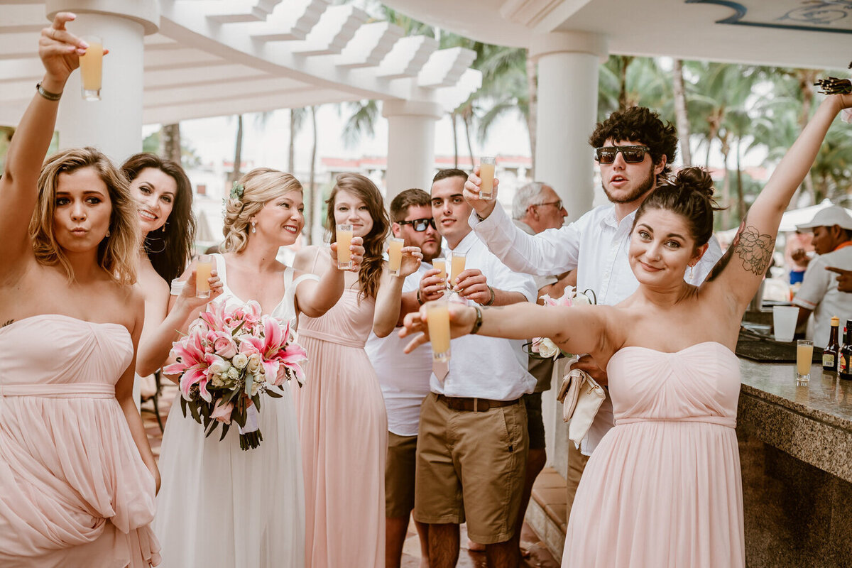 riu-palace-riviera-maya-wedding-celebration-cocktail-hour-storyteller-collective-photo-co