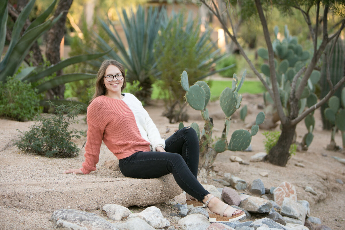 high school senior picture in golden hour in the desert