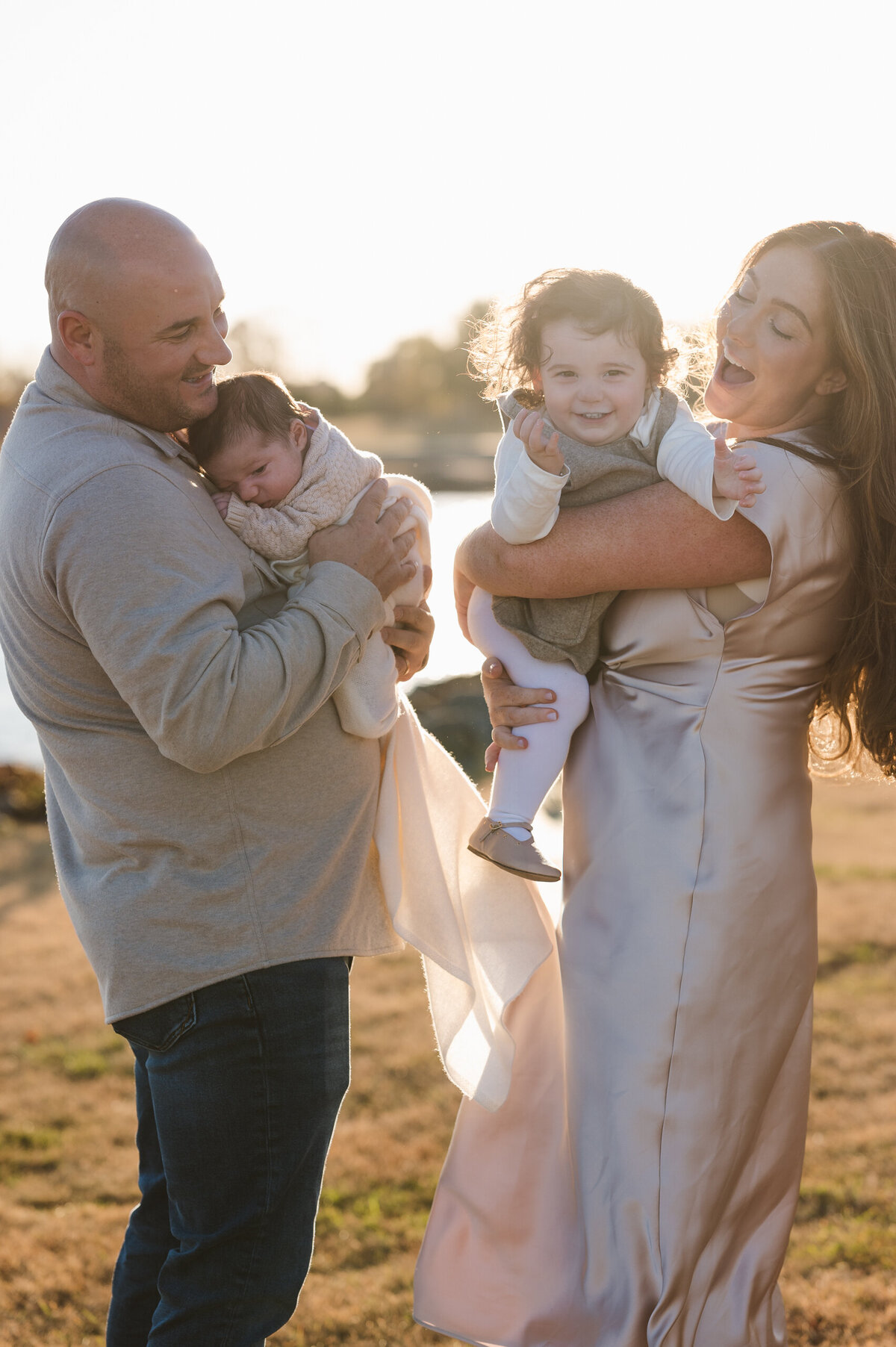 family-of-four-with-newborn-photos-by-miranda-suess-2137