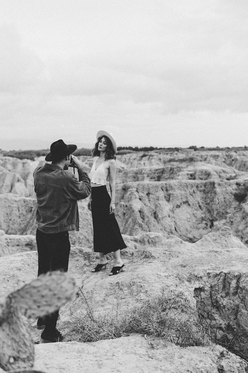 Lucy+Olivier_Shooting-engagement-canyon-108