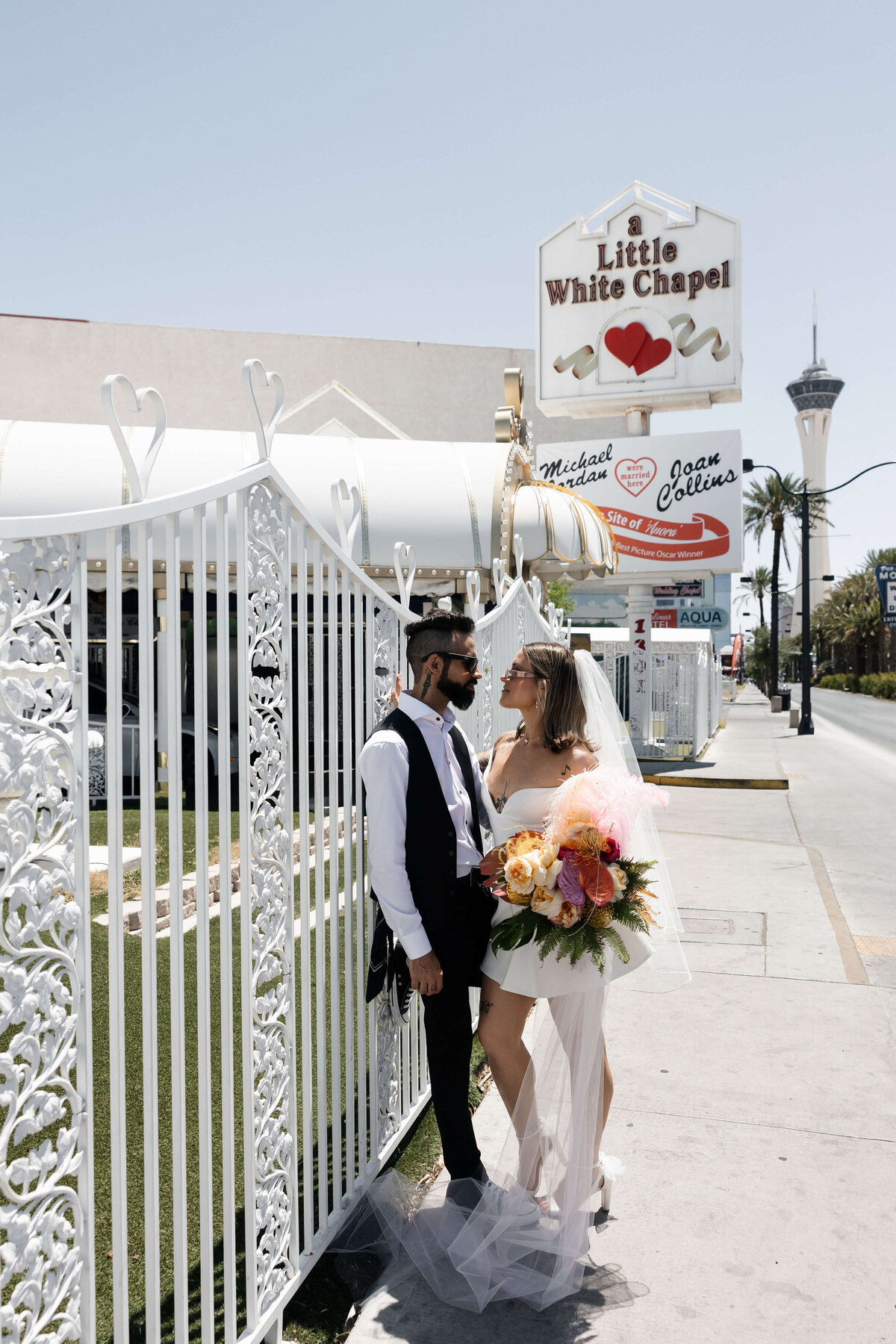 49_riskyexposure_sasha-andy_las-vegas-elopement-photography