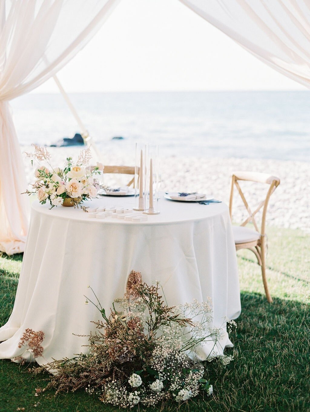 Bay Harbor Winery Wedding Sweetheart Table-min