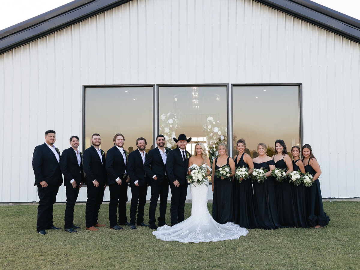 2025-10-11_DykesWeddingPreviews_MollyMurphyPhotography-71