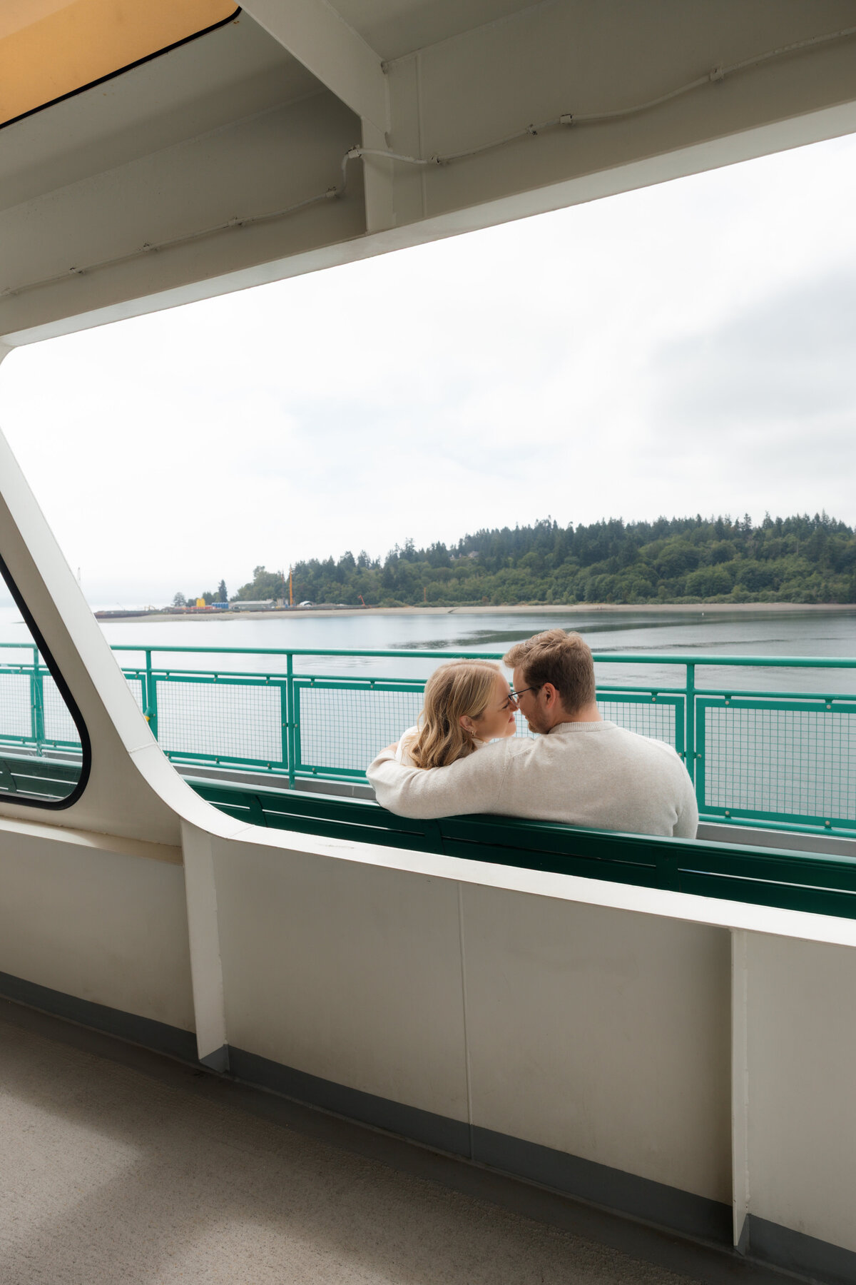 SeattleFerryCouplesPhotography96