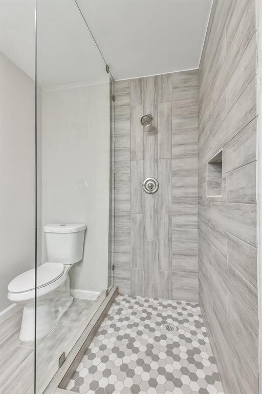 LLHC-Restroom-03