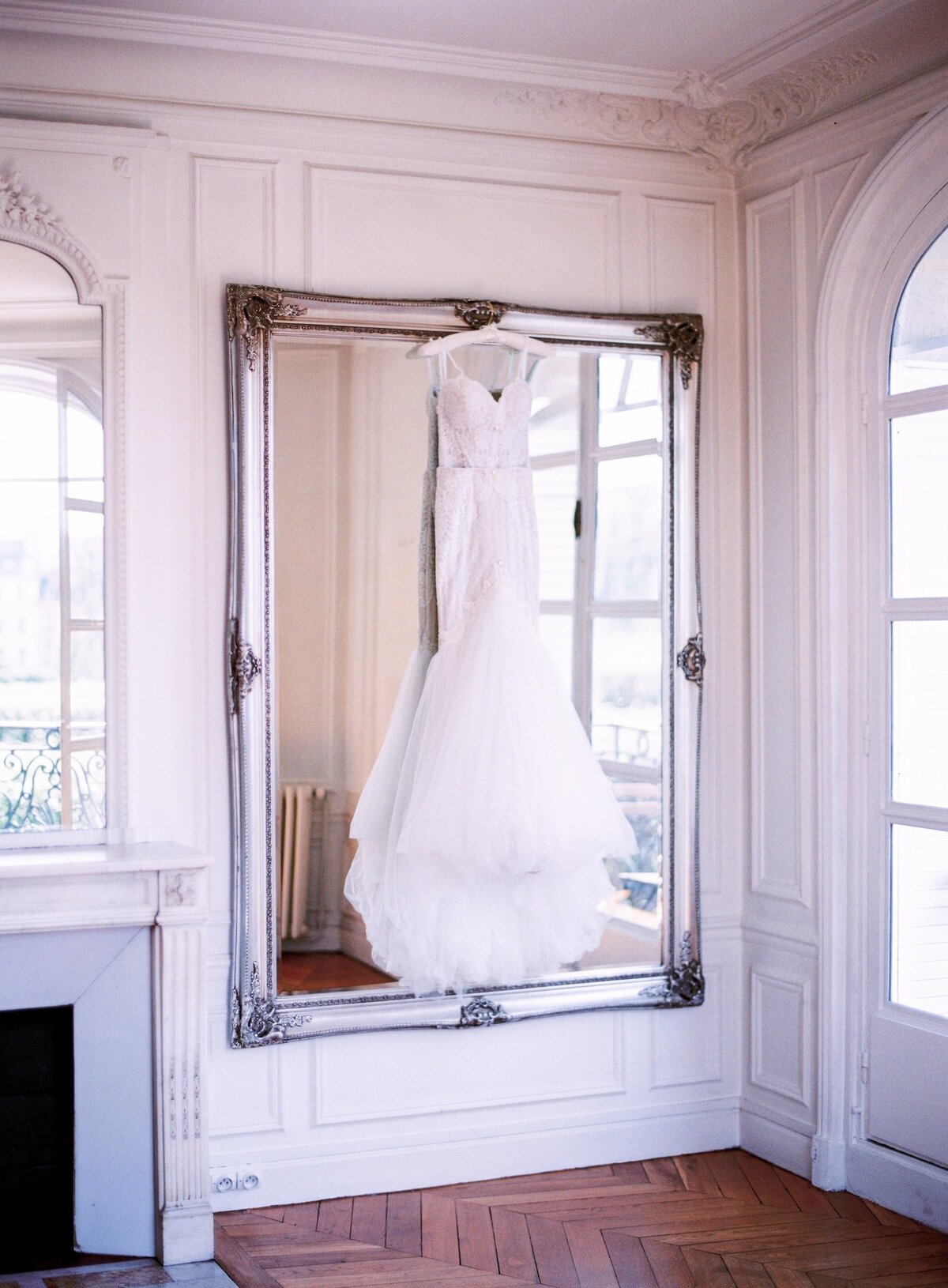 chapelle-expiatoire-luxury-wedding-phototographer-in-paris (9 of 53)