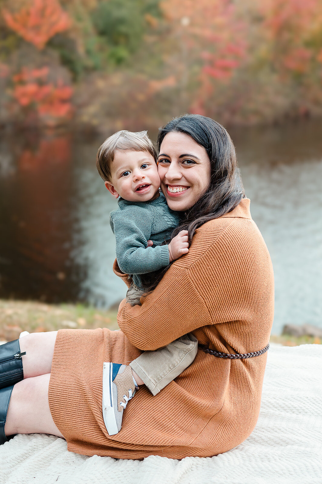 Family-Fall-Photoshoot-near-Devonwood-Farmington-CT_0032