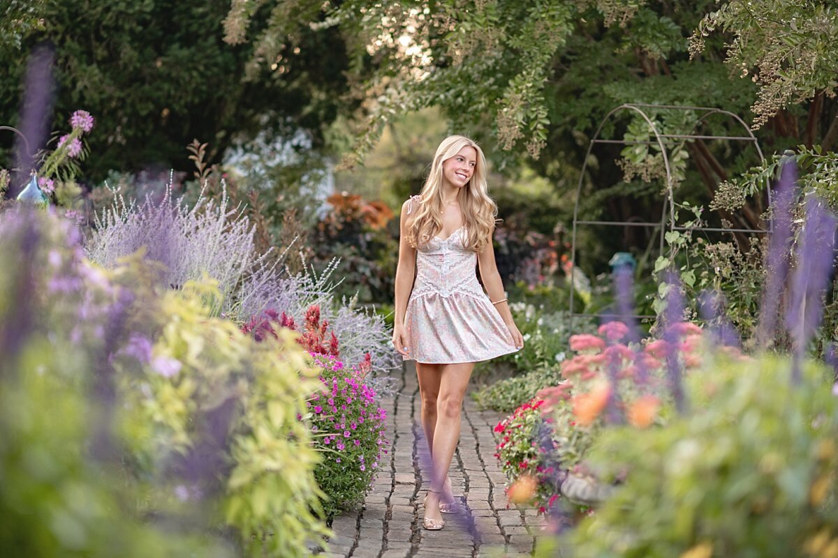 Surreybrooke-garden-senior-portraits