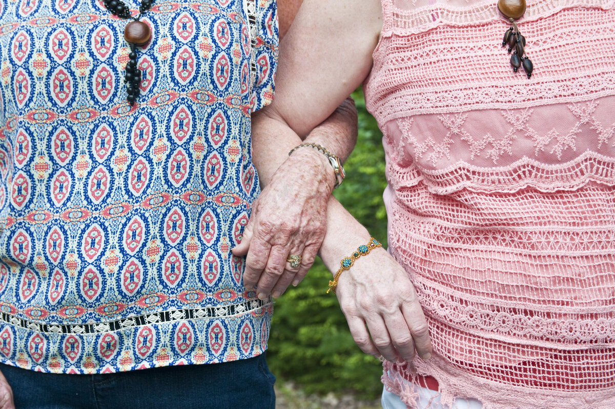 holding hands mom and daughter family photography Asheville, NC