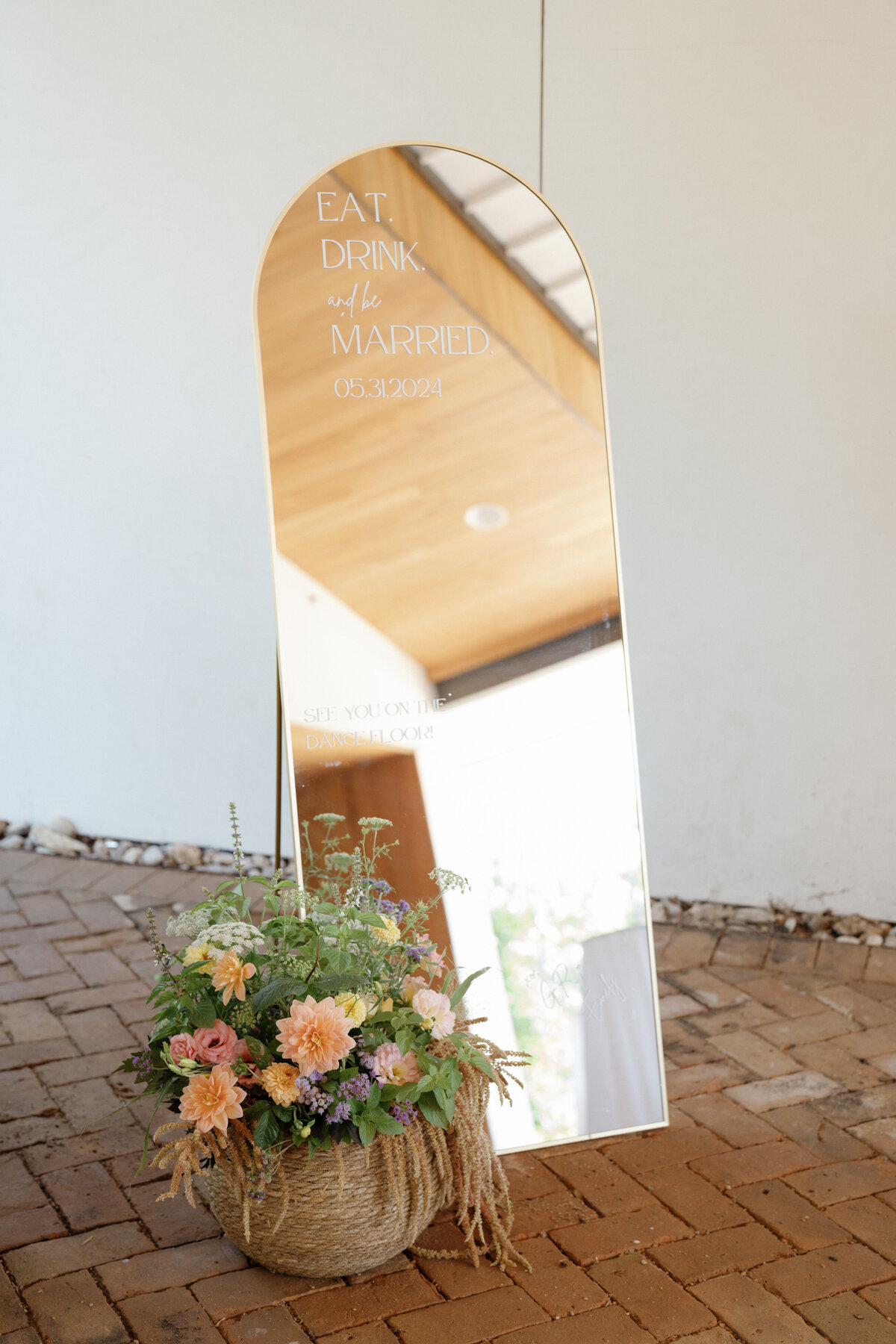 EmilyGRWeddingReceptionDetails-17