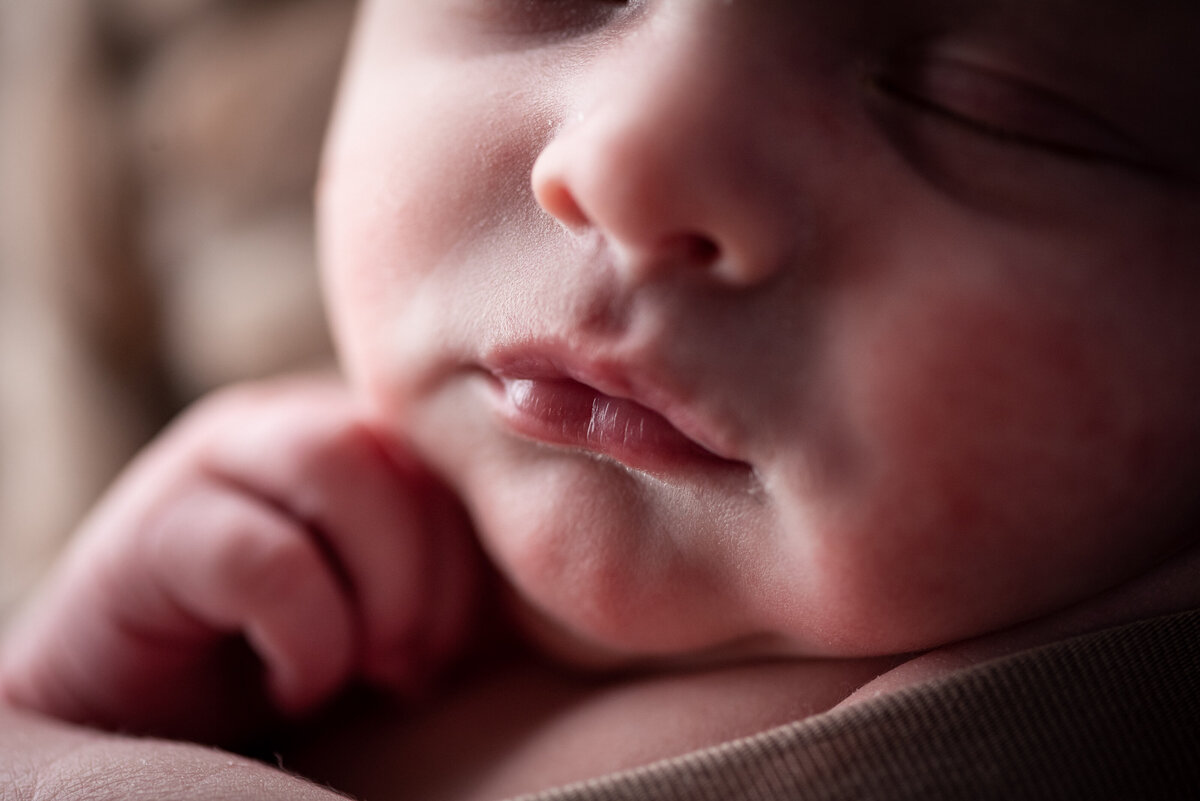 baby lips details newborn photographer northeast fort wayne bluffton indiana-46