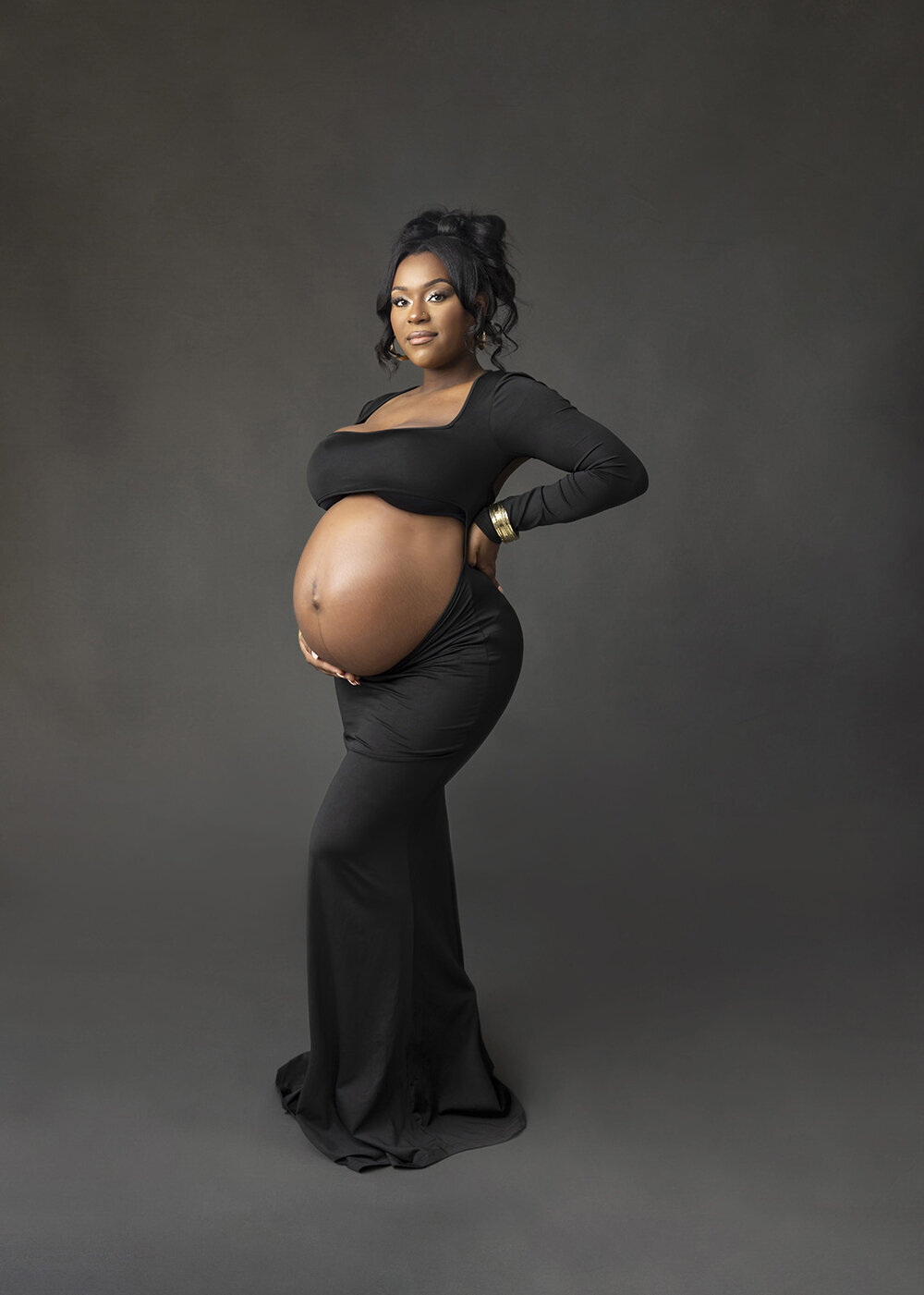 MATERNITY_PREGNANTWOMAN_BLACKWOMANBLACKDRESS