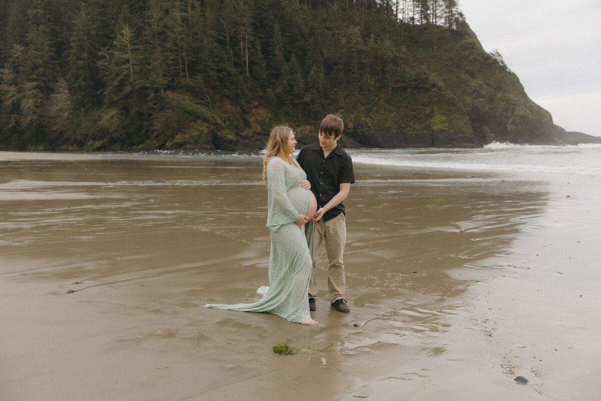 reneewalkerphotography_Oregon_Coast_maternity-93