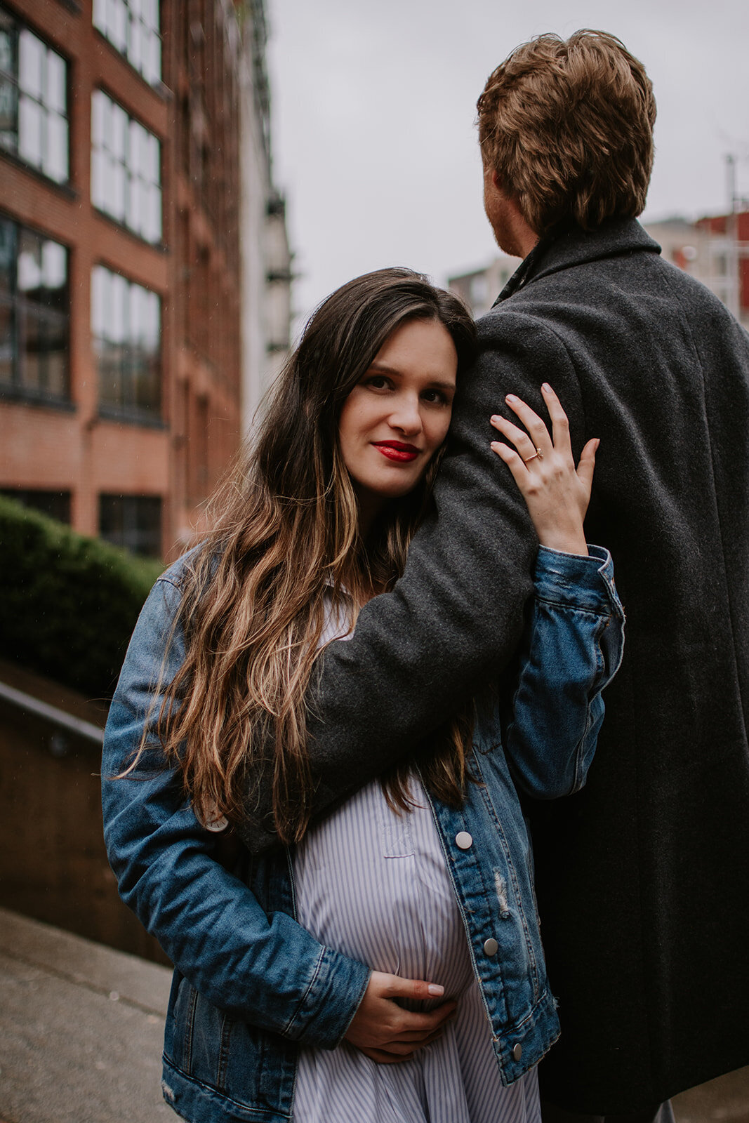 urban maternity photographer alberta