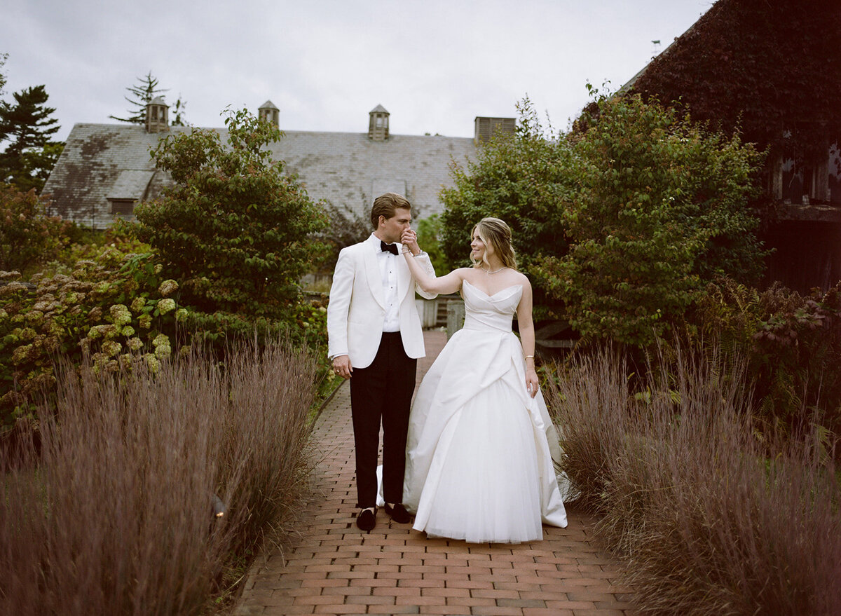 blue-hill-stone-barns-wedding-sava-weddings-nyc-wedding-photographer-1075