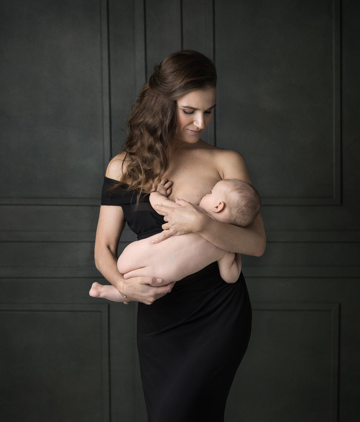 breastfeeding-mothers-portrait