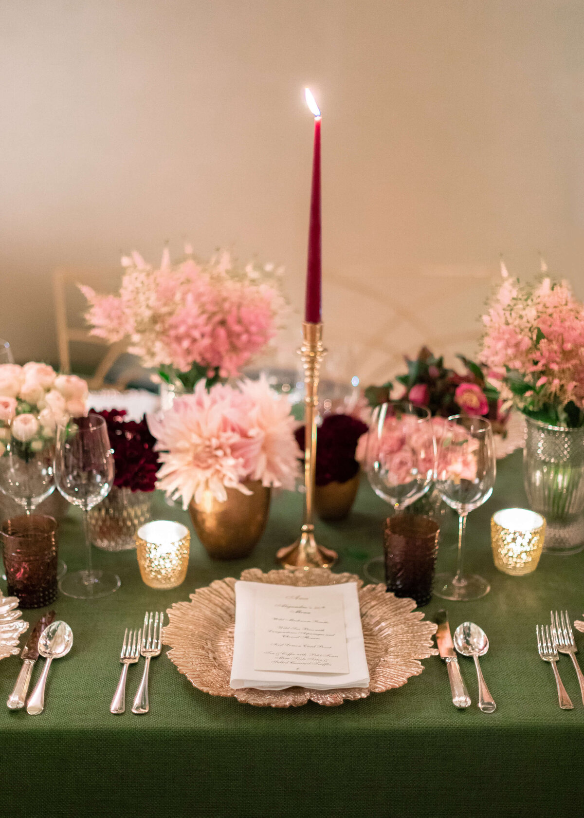 chloe-winstanley-events-gsp-placesetting-candlelit-wildabout-flower