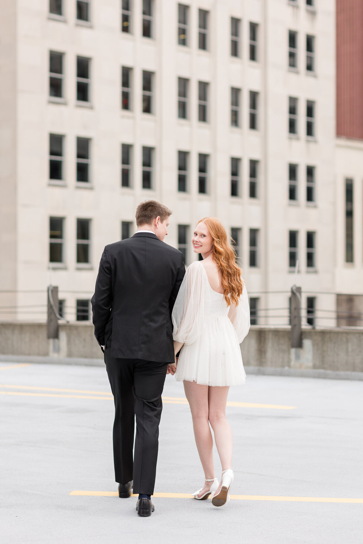 DowntownCincinnatiEnagementSessionPhotography-12