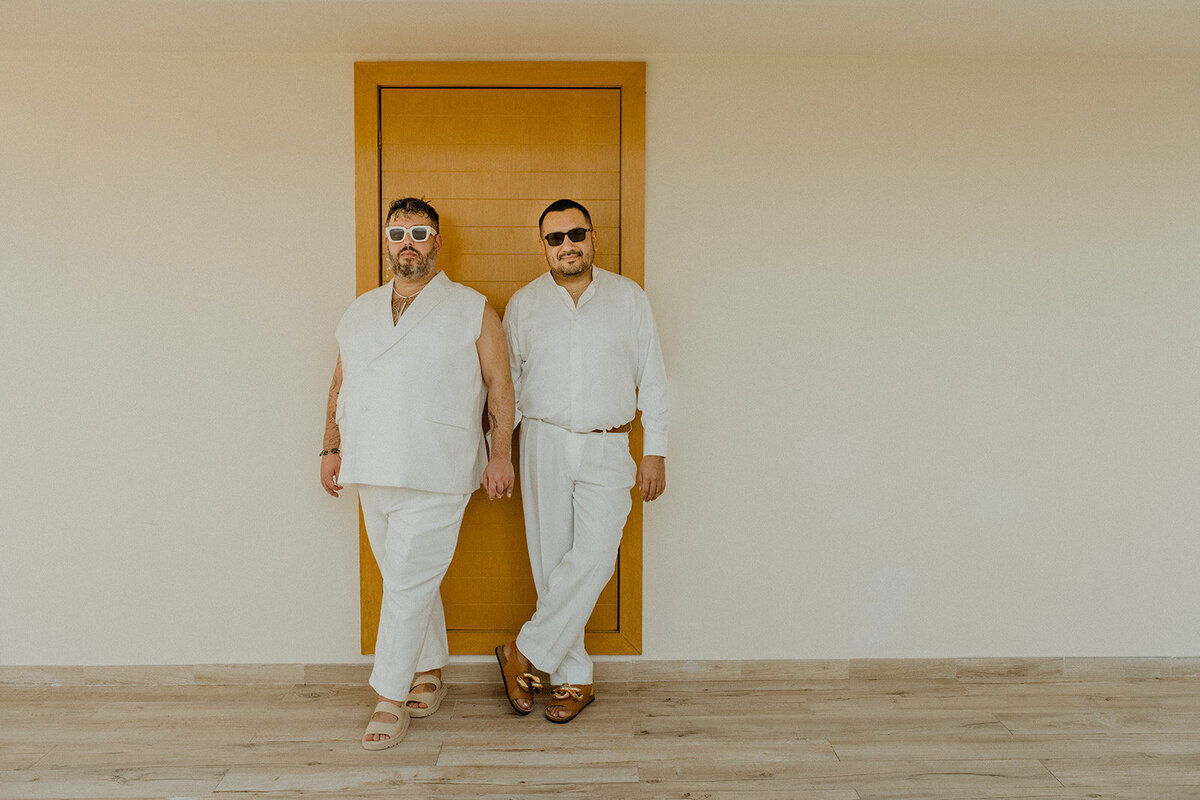 b-mexico-cancun-dreams-natura-resort-queer-lgbtq-wedding-couples-session-artsy-cool-05