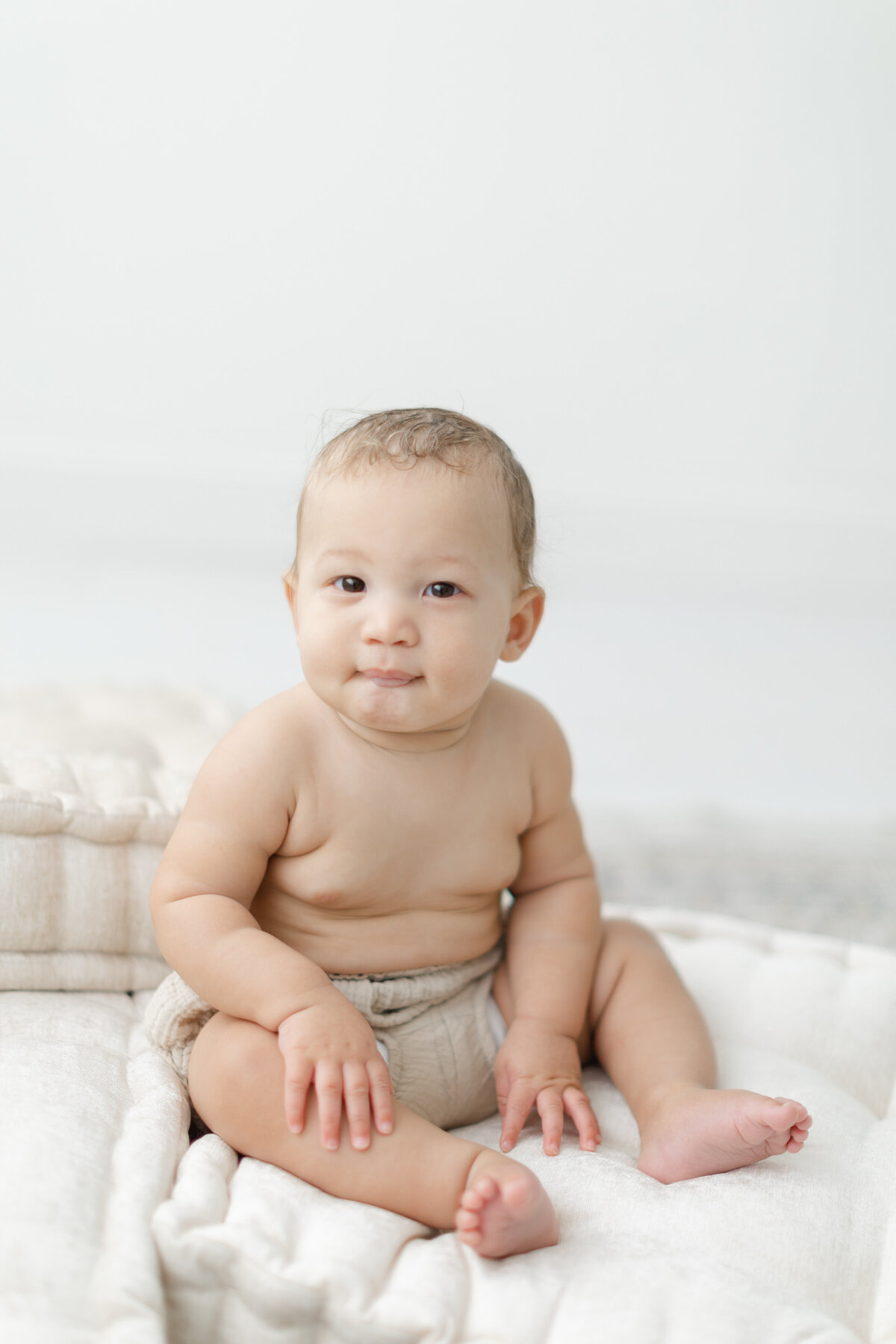 6 month baby milestone portrait session at Philadelphia photography studio - 1