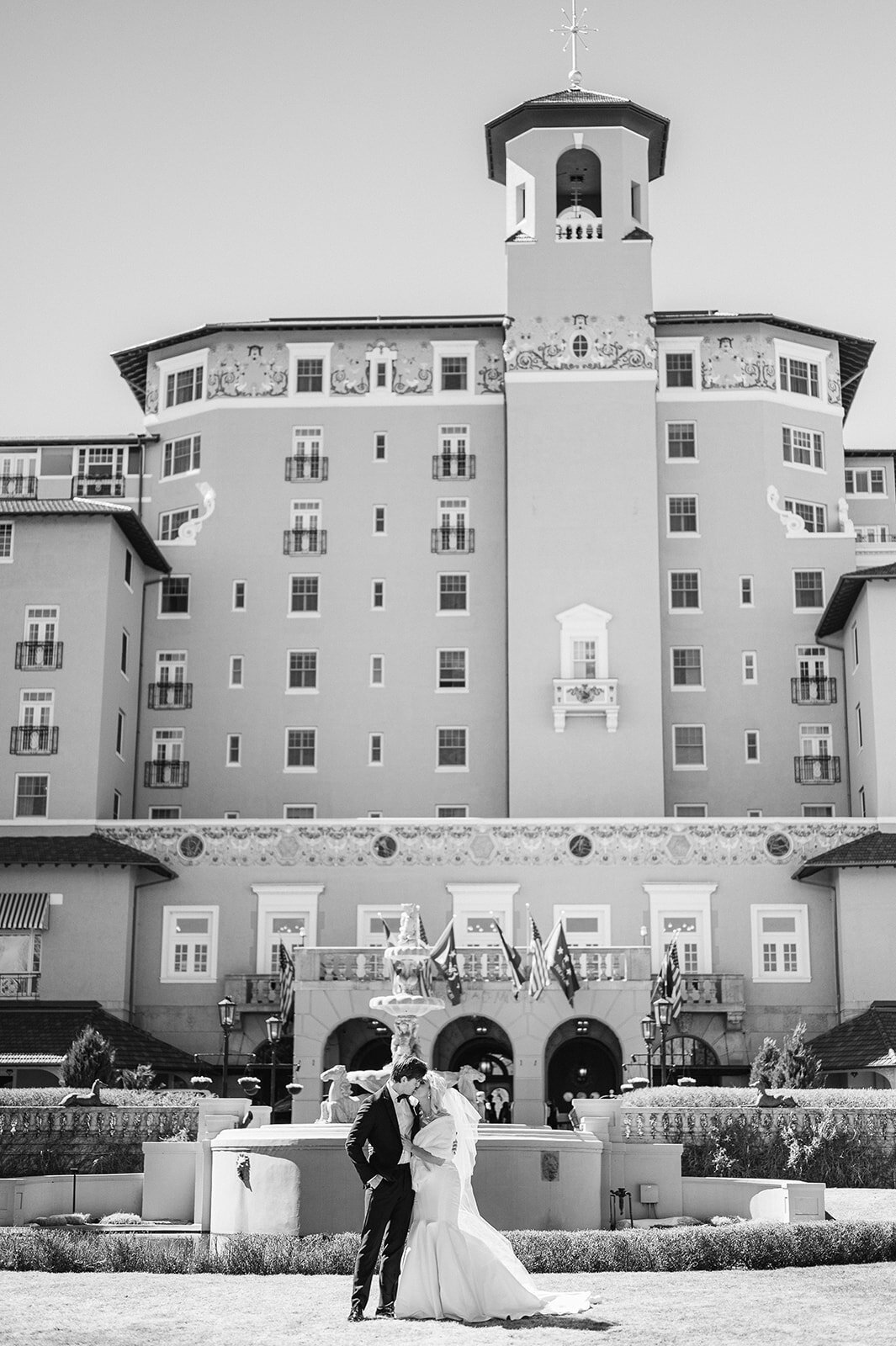 winter-broadmoor-hotel-wedding-by-jacie-marguerite-3