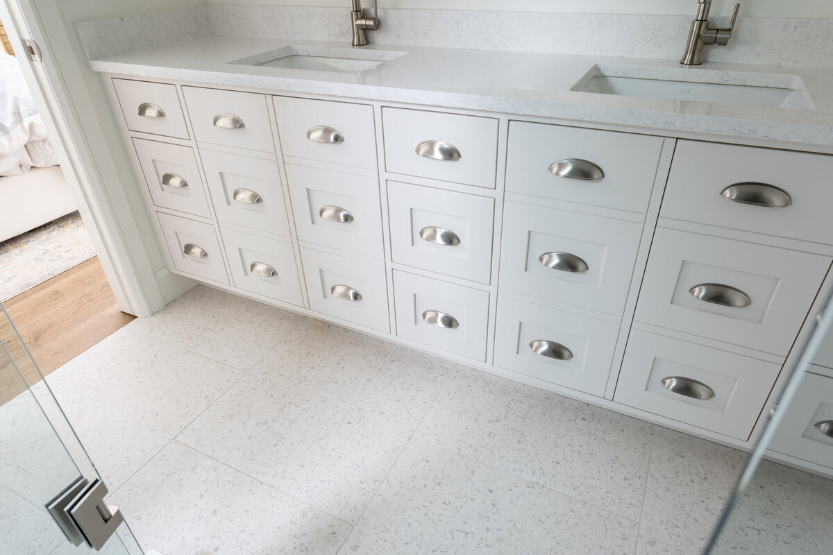 KatCo_Interiors-LakeHouse-Ensuite-09