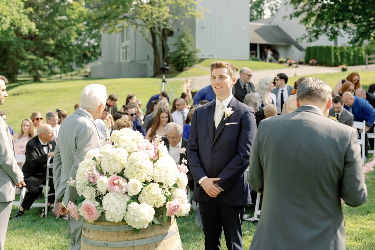 Amberworks-floral-the-barns-wedding-middletown-ct-3
