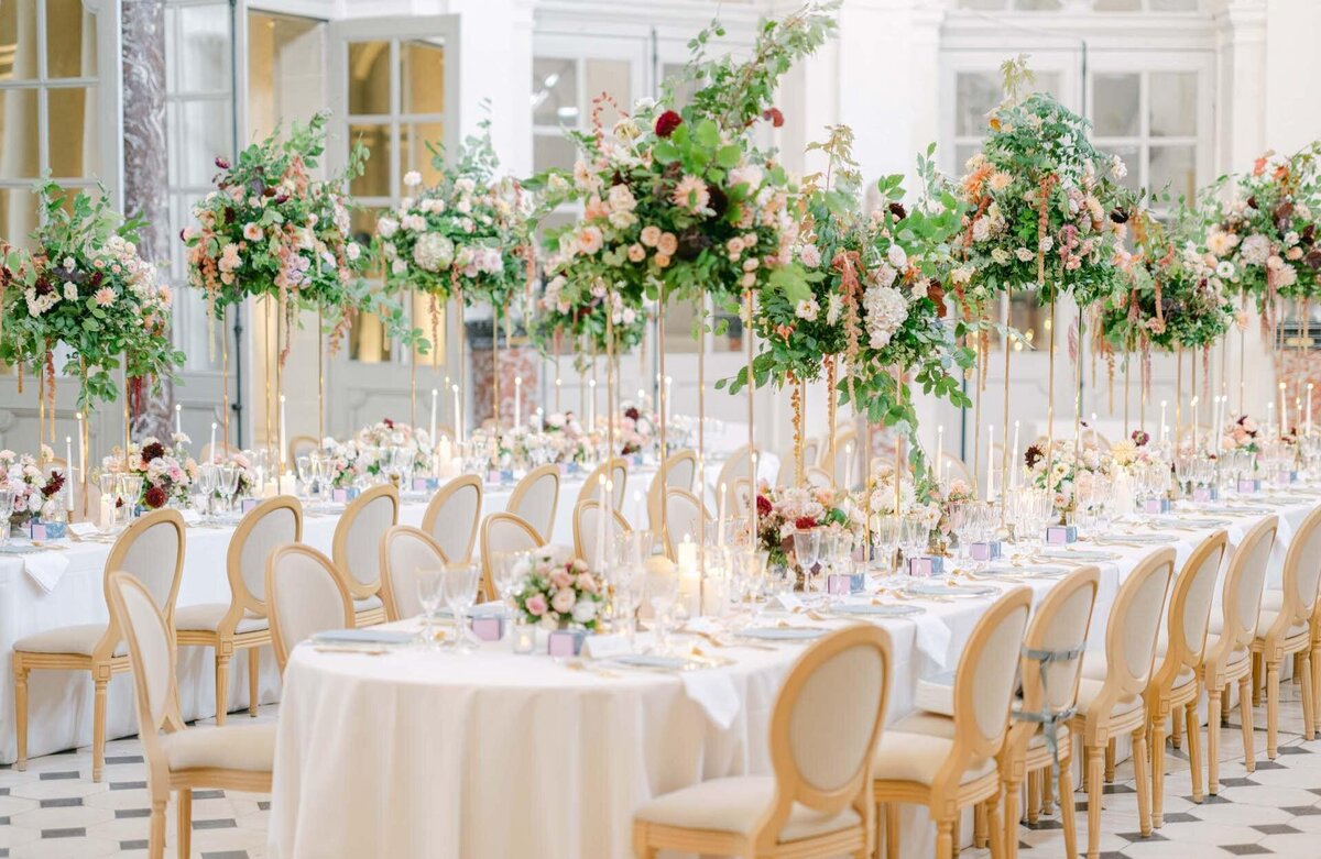 h Fairytale Castle Wedding Paris France Chateau de Vaux-le-Vicomte by @alejandrapoupelevents 17
