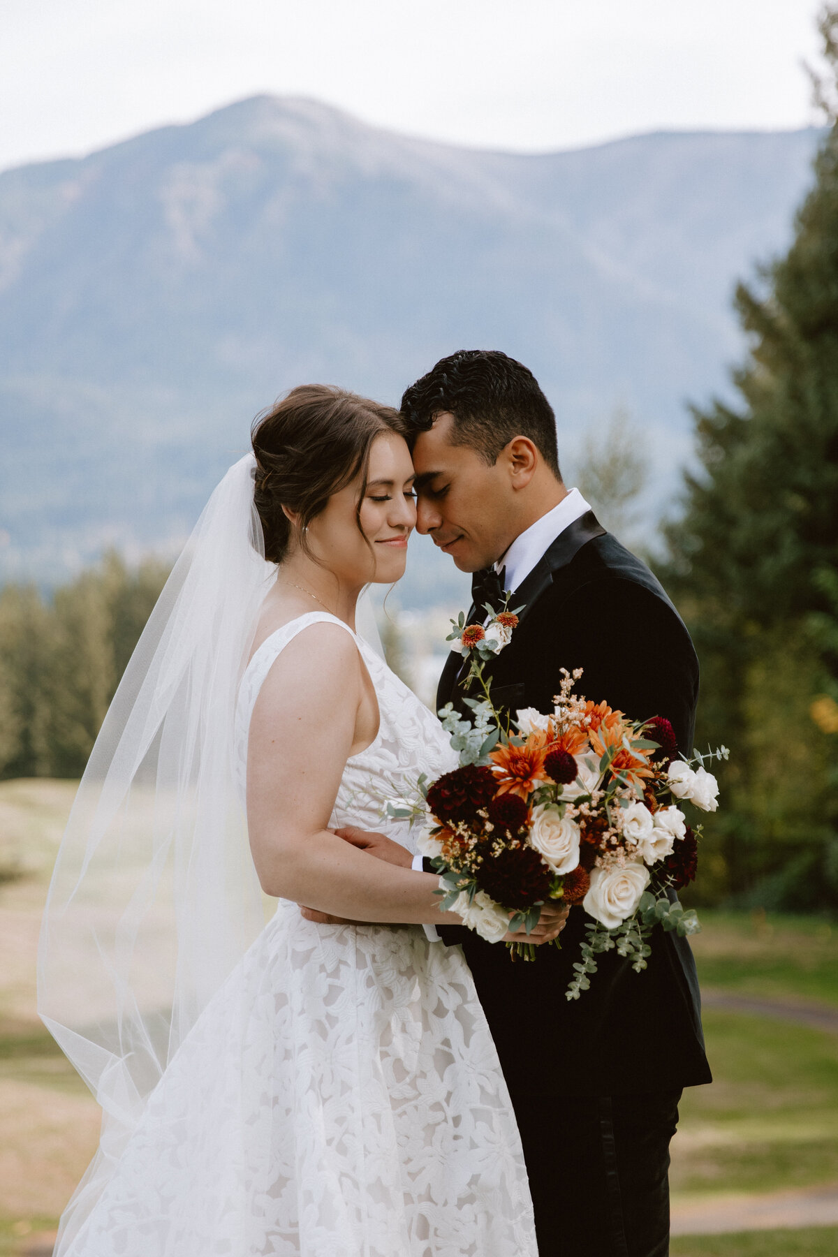 ElizabethMaguirePhoto-Skamania-Lodge-Wedding-15
