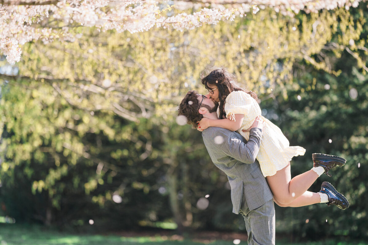 queen-elizabeth-park-engagement-cherry-blossoms-vancouver-212