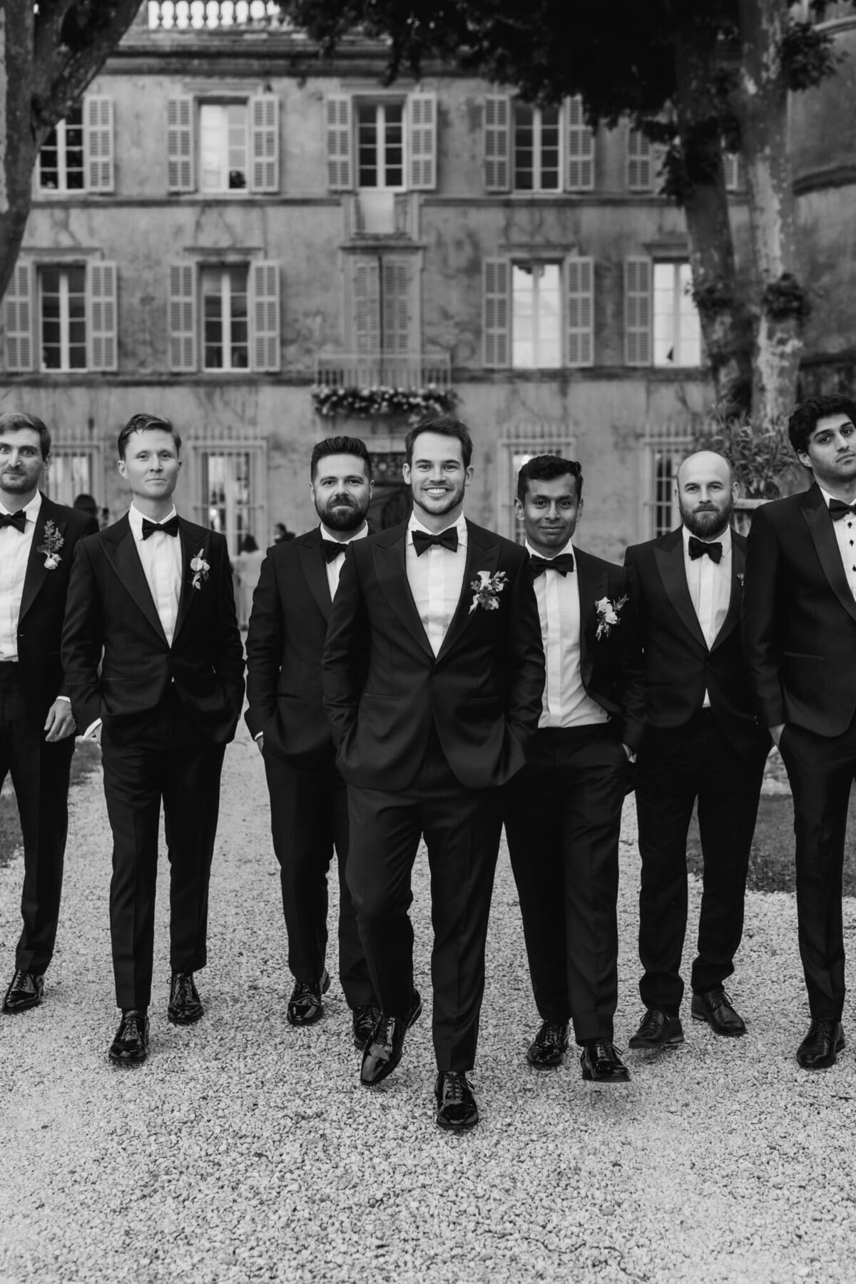 groom-and-groomsmen-very-chic