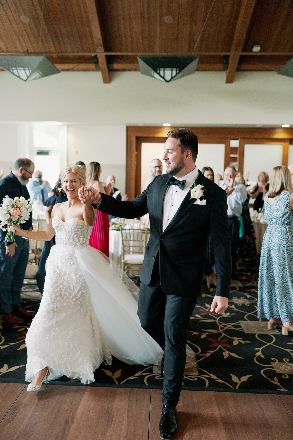 Oak-pointe-country-club-wedding_1338