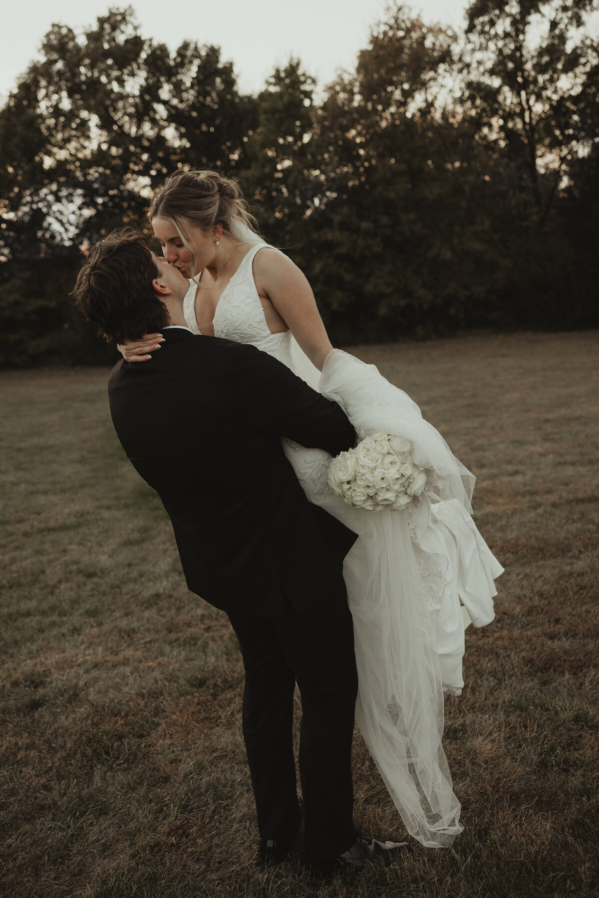 natalieandgarrettwedding_emilyarwinephotography-17