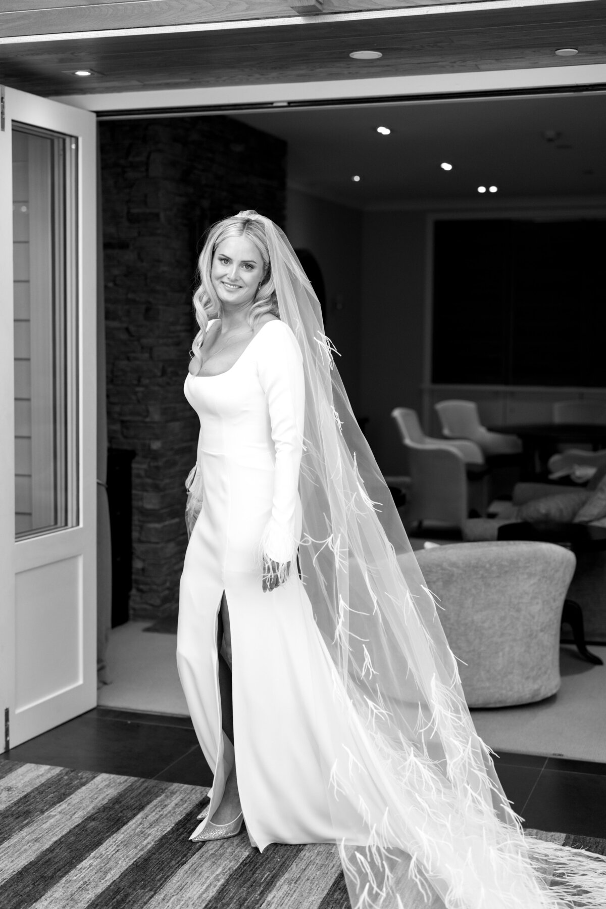 blackandwhite-bride-newzealand-dress-veil
