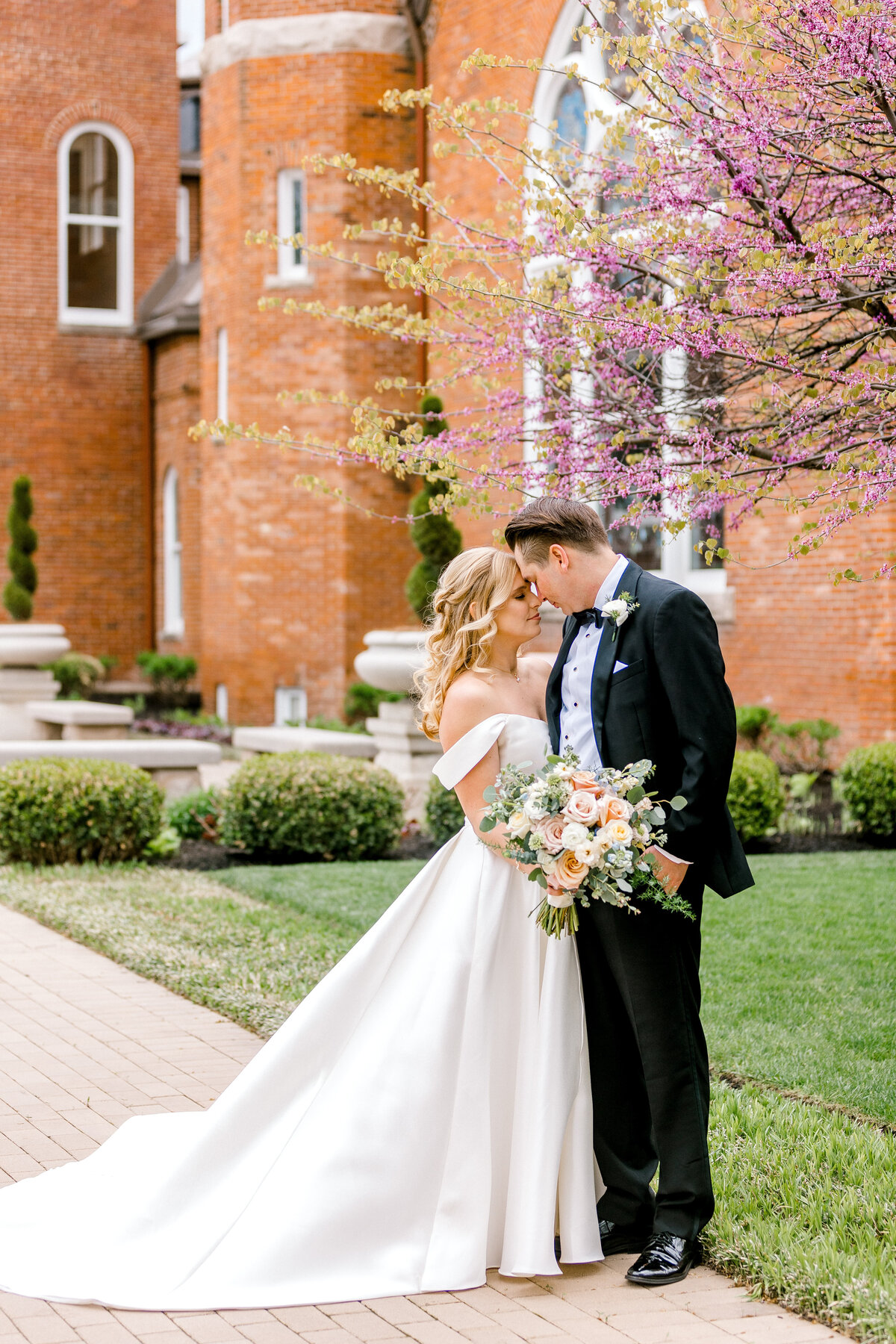 INDIANAPOLIS WEDDING PHOTOGRAPHER