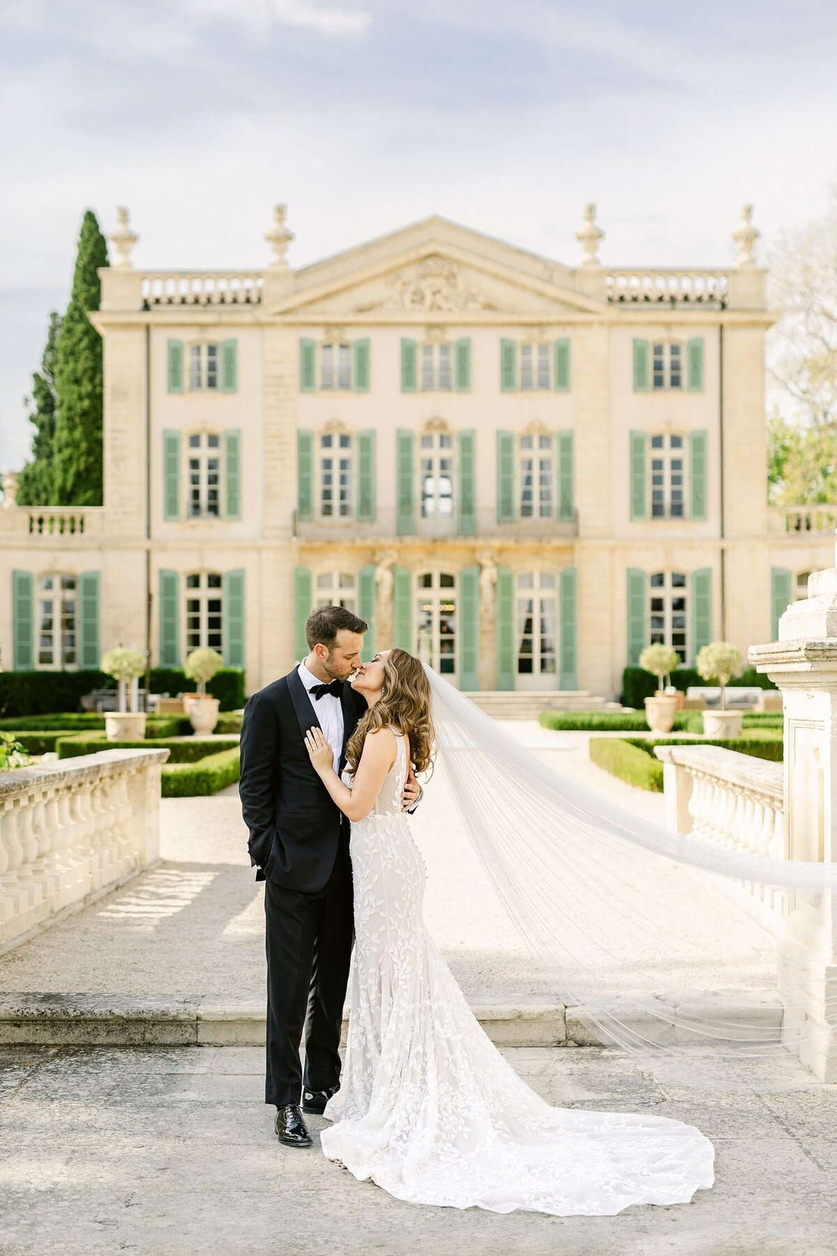 fashion-modern-candid-timeless-wedding-photographer-european-54