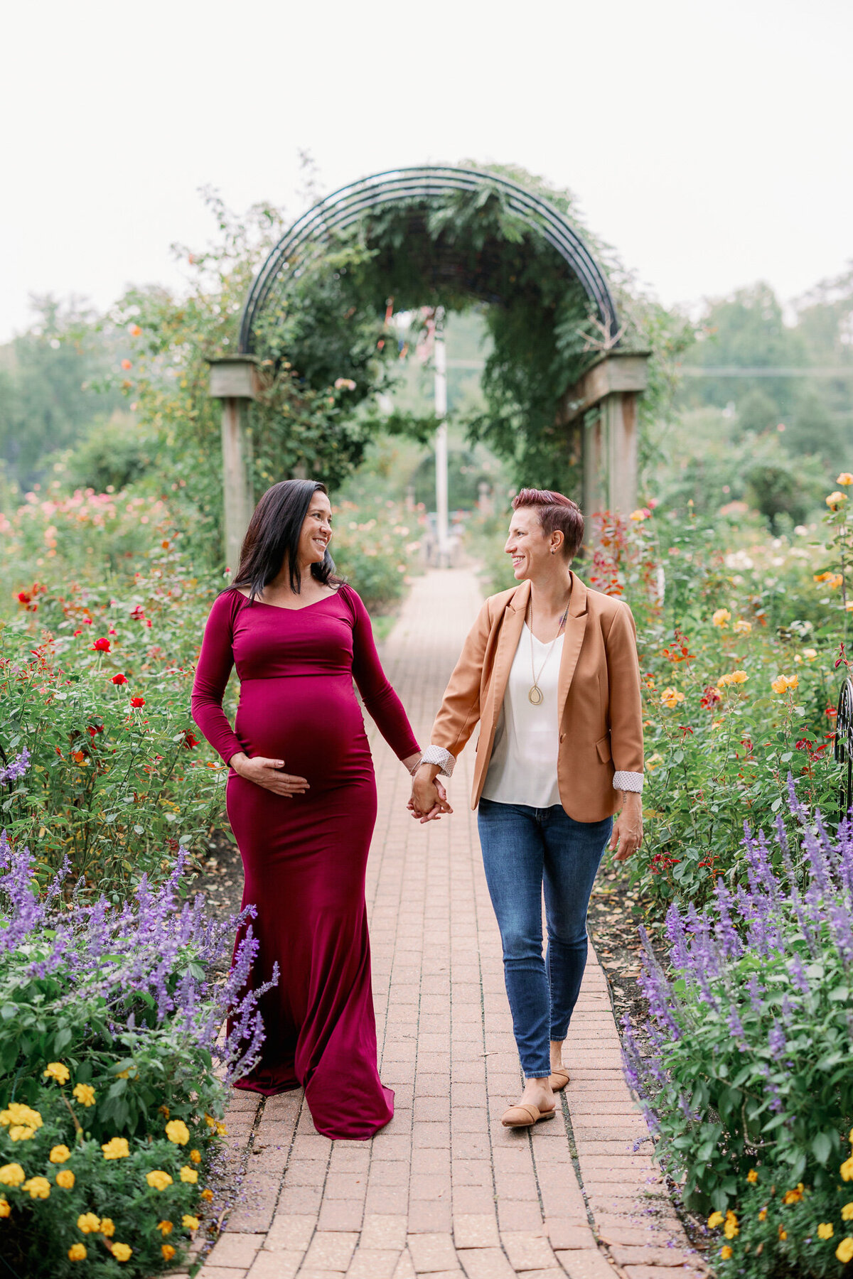 maternity-photo-session-photography-bon-air-park-rose-garden-virginia-185
