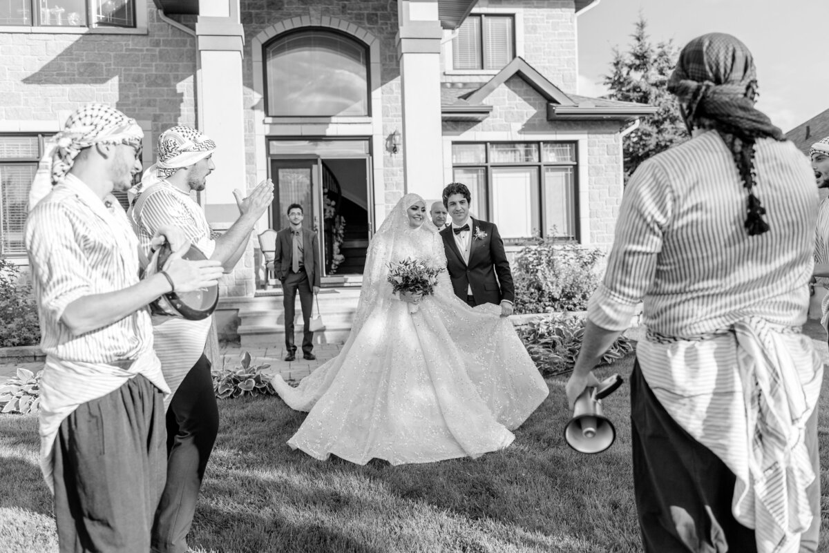 tented-backyard-estate-wedding-ottawa-lush-florals-pink-wedding-photography by emma-lebanese-zaffa